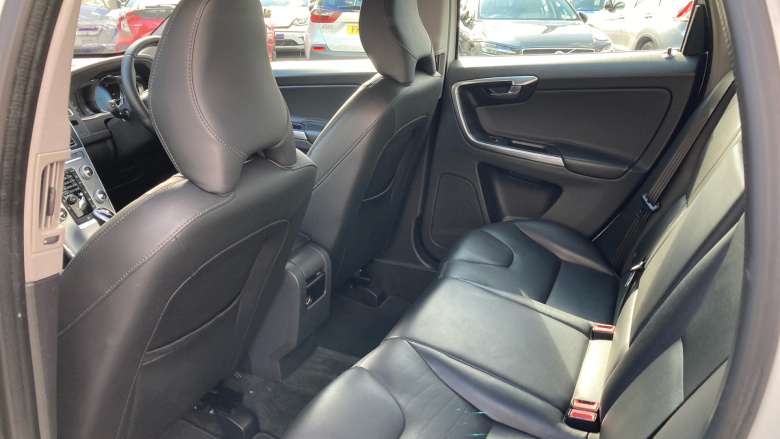 Volvo Xc60 D4 [190] SE Lux Nav 5dr Geartronic Diesel Estate